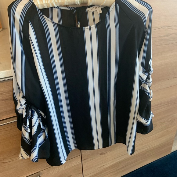 Stunning Maternity Collection Size Small - Picture 14 of 16